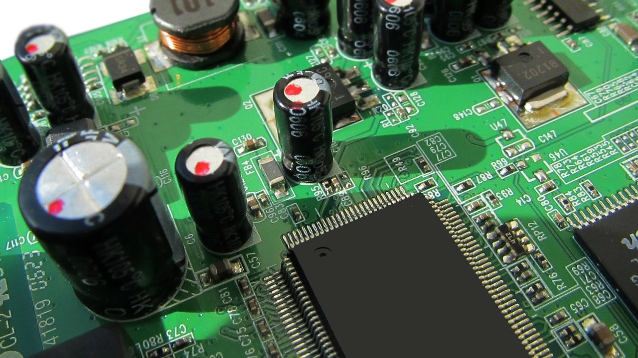 PSoC 5LPとは?仕様・機能・評価ボード・開発環境・対応OSを紹介